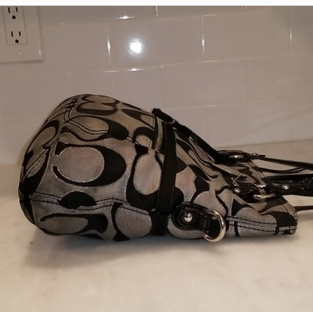 COACH RARE Poppy foldover moonlight metallic logo
